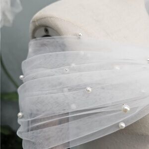 Elegant White Pearl-Detachable Sleeves